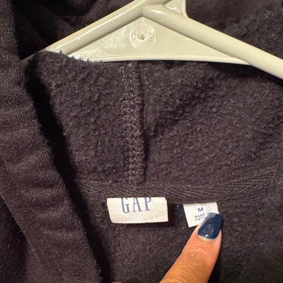 GAP Classic Black Pullover Hoodie - Picture 5 of 6